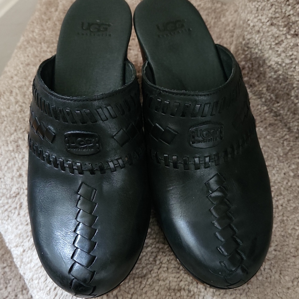 Ugg Clogs Size 7